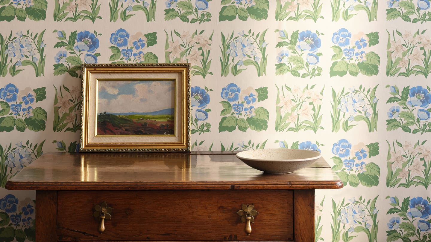Painter's Glasshouse SS/26 Collection - Gallery Image - Flower Patch Wallpaper Insitu